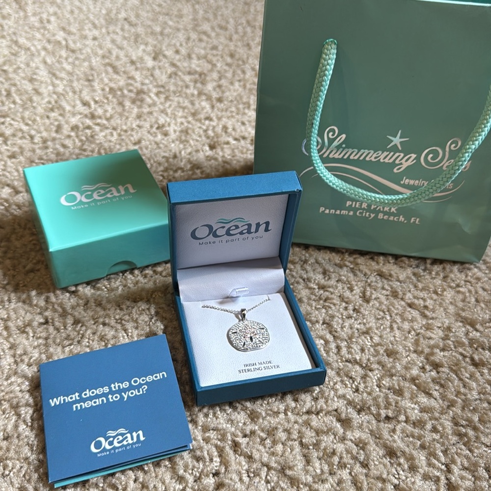 Ocean Sand dollar necklace - Picture 3 of 5